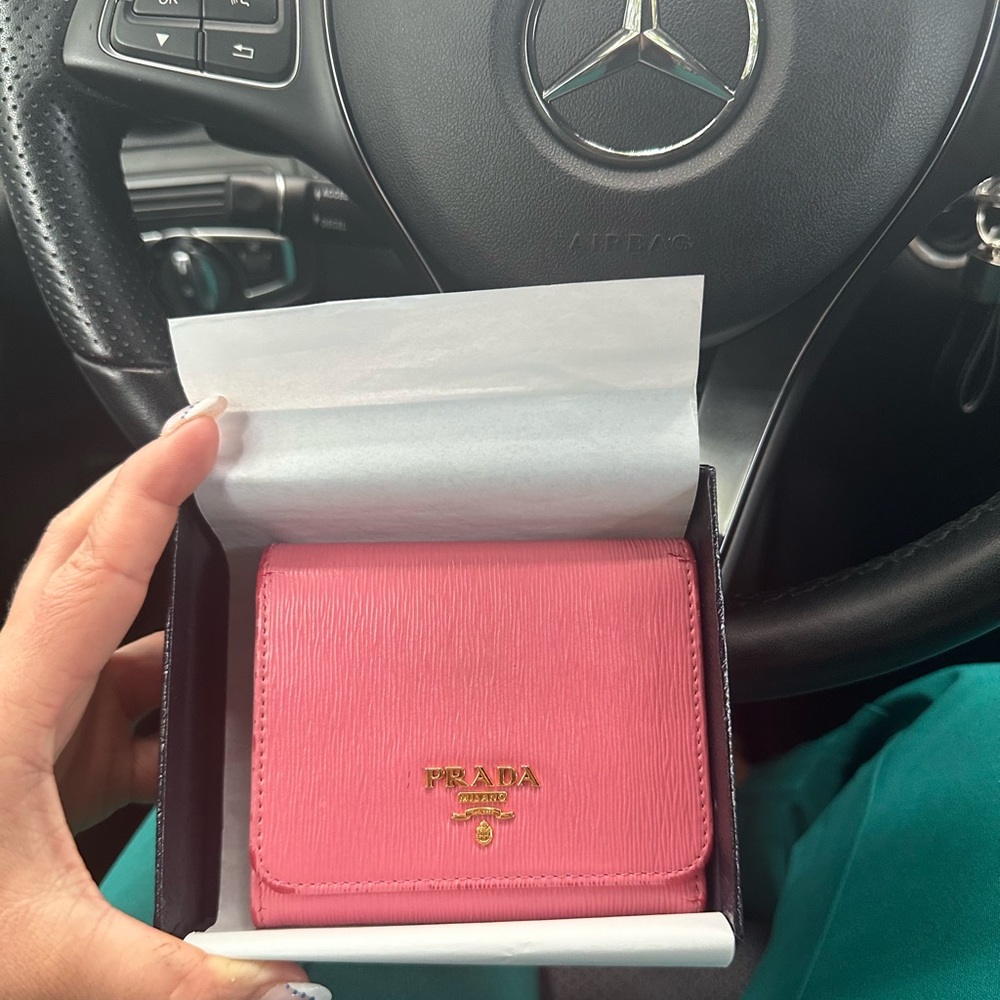 *BARBIE PRADA WALLET*